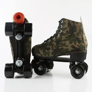 NEVER WORN 4 Wheel Adult Roller Skates Size 41